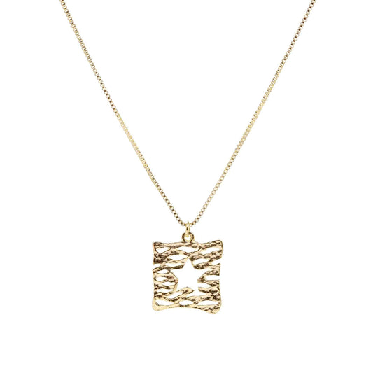 Collar Enchapado en Oro Placa Estrella Martillada y Satinada