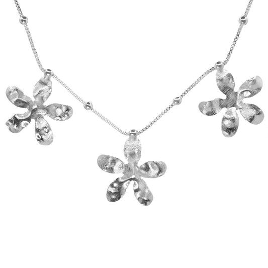 Collar Enchapado en Plata - Placas de Flores Satinadas