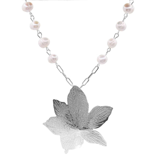 Collar Enchapado en Plata Perlas de Río con Placa de Hoja - DJOYAS